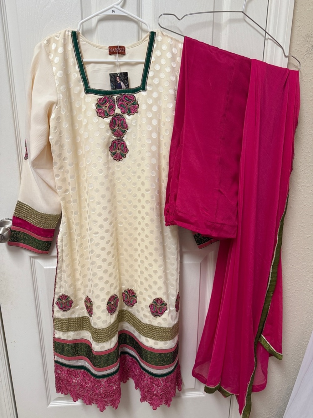 NWT NAKHS Pakistani Indian Cream & Fuchsia pink Embroidered Salwar Kameez